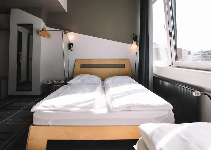 Hotel Superbude St Georg 2*