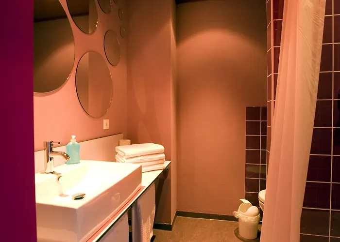 Superbude St Georg Hotel 2*
